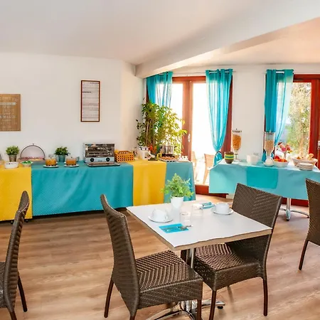 Hotel - Restaurant Atlantide ביסקארוס