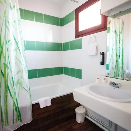 Hotel - Restaurant Atlantide מלון 2*